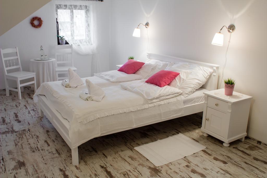 Hotel Deak Udvarhaz Kakucs Zimmer foto